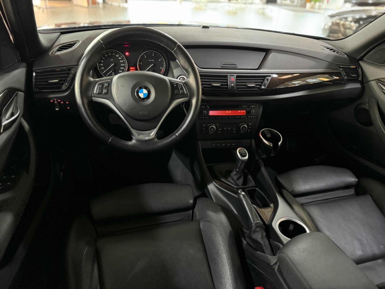 Fahrzeugabbildung BMW X1 sDrive20d xLine HiFi Sitzhzg PDC Xenon Sport