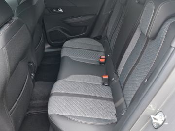 Peugeot 2008 Allure PT 130 EAT8 Carplay+SHZ+PDC+LED+LM