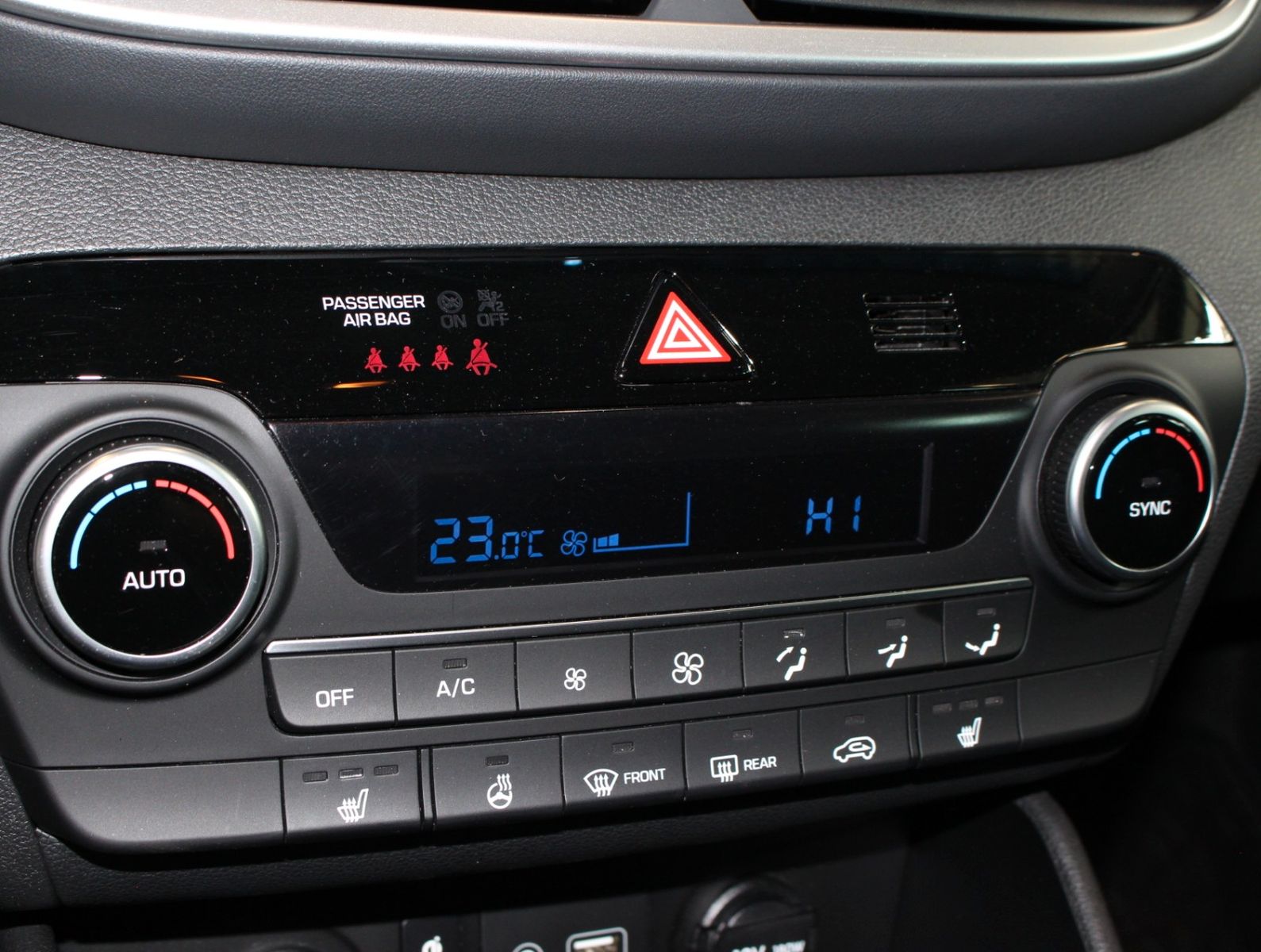 Fahrzeugabbildung Hyundai TUCSON 1.6 T-GDI Style 4WD* Navi*Kamera