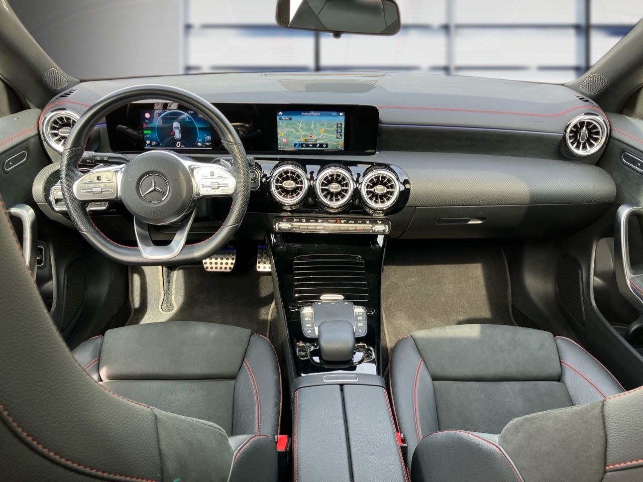 Fahrzeugabbildung Mercedes-Benz CLA 250 e SB AMG+PANO+NIGHT+KAMERA+LED+AMBIENTE