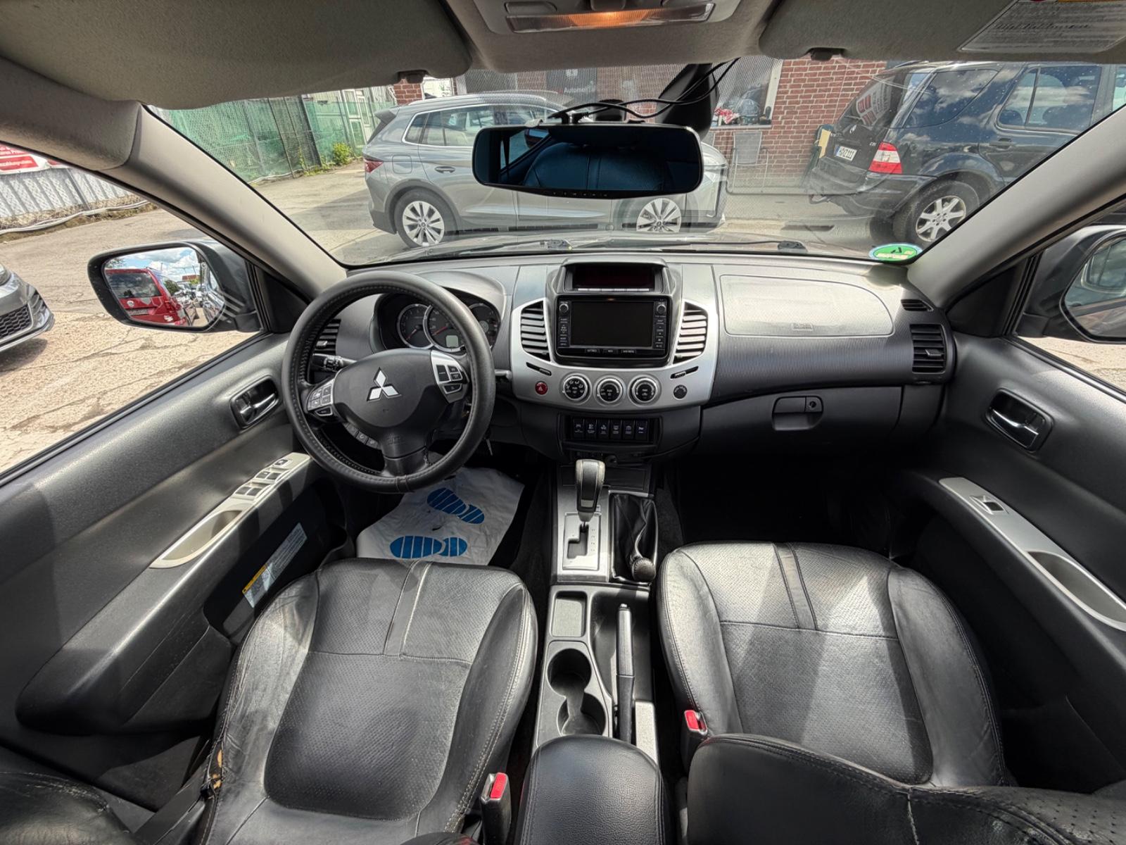 Mitsubishi L200 Intense Doppelkabine 4WD Camping