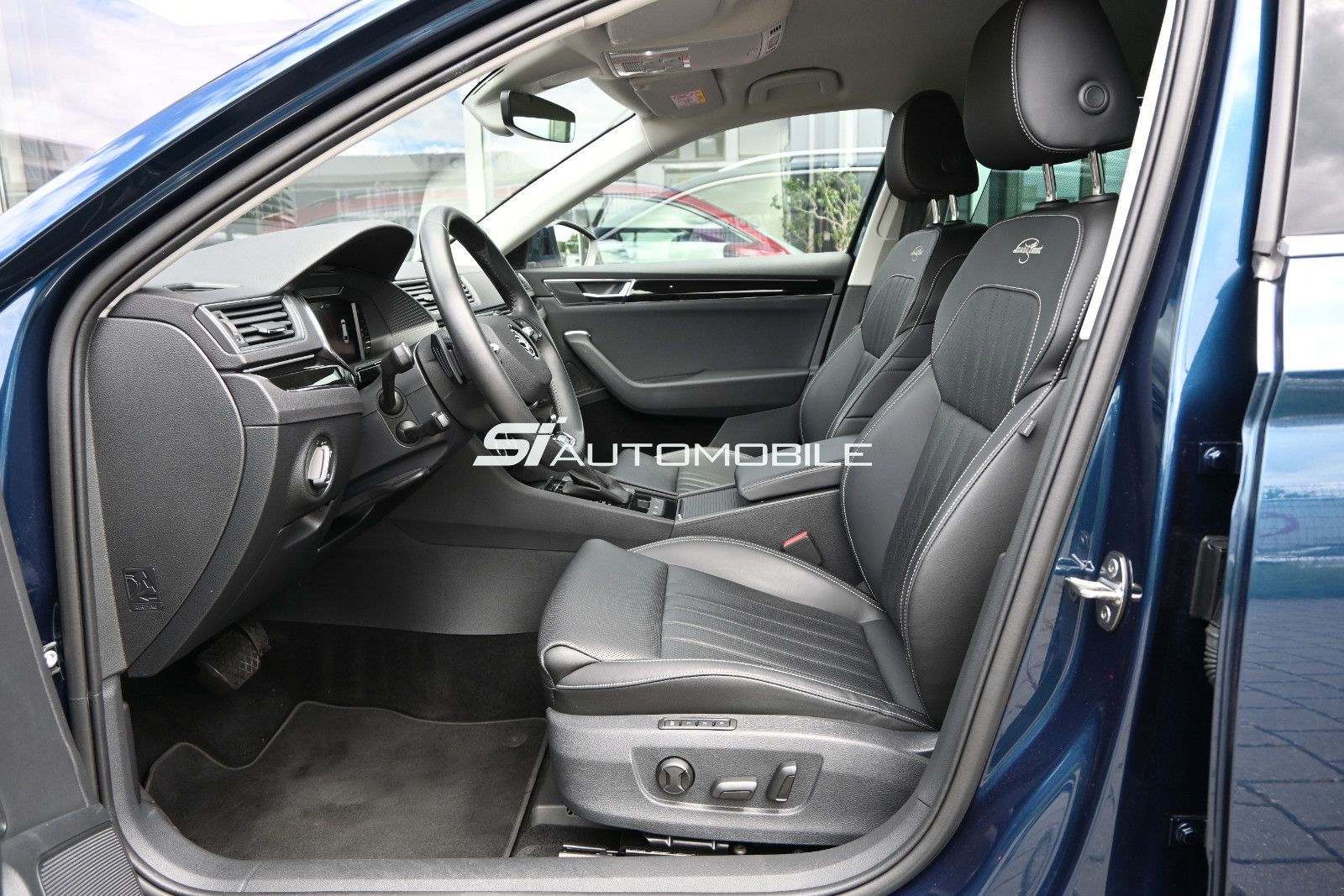 Fahrzeugabbildung SKODA Superb 2.0 TDI DSG L&K COMBI °ACC°AHK°STANDHEIZ°