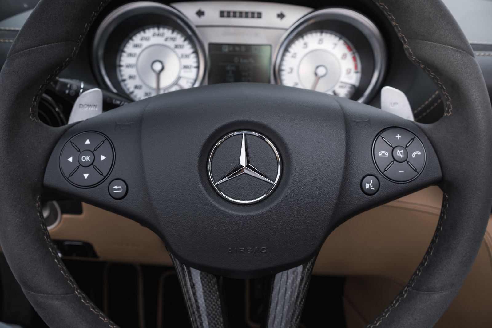 Fahrzeugabbildung Mercedes-Benz SLS AMG Roadster-Rückfahrkamera-Performance-Pak.