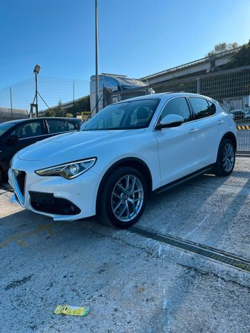 Alfa Romeo Stelvio 2.2 Turbodiesel 210 CV AT8 Q4