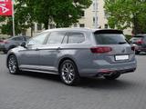 Volkswagen Passat Variant 1.5 TSI  R-Line LED ACC Kamera - mit Benzin-Antrieb: Allradantrieb, Kombi