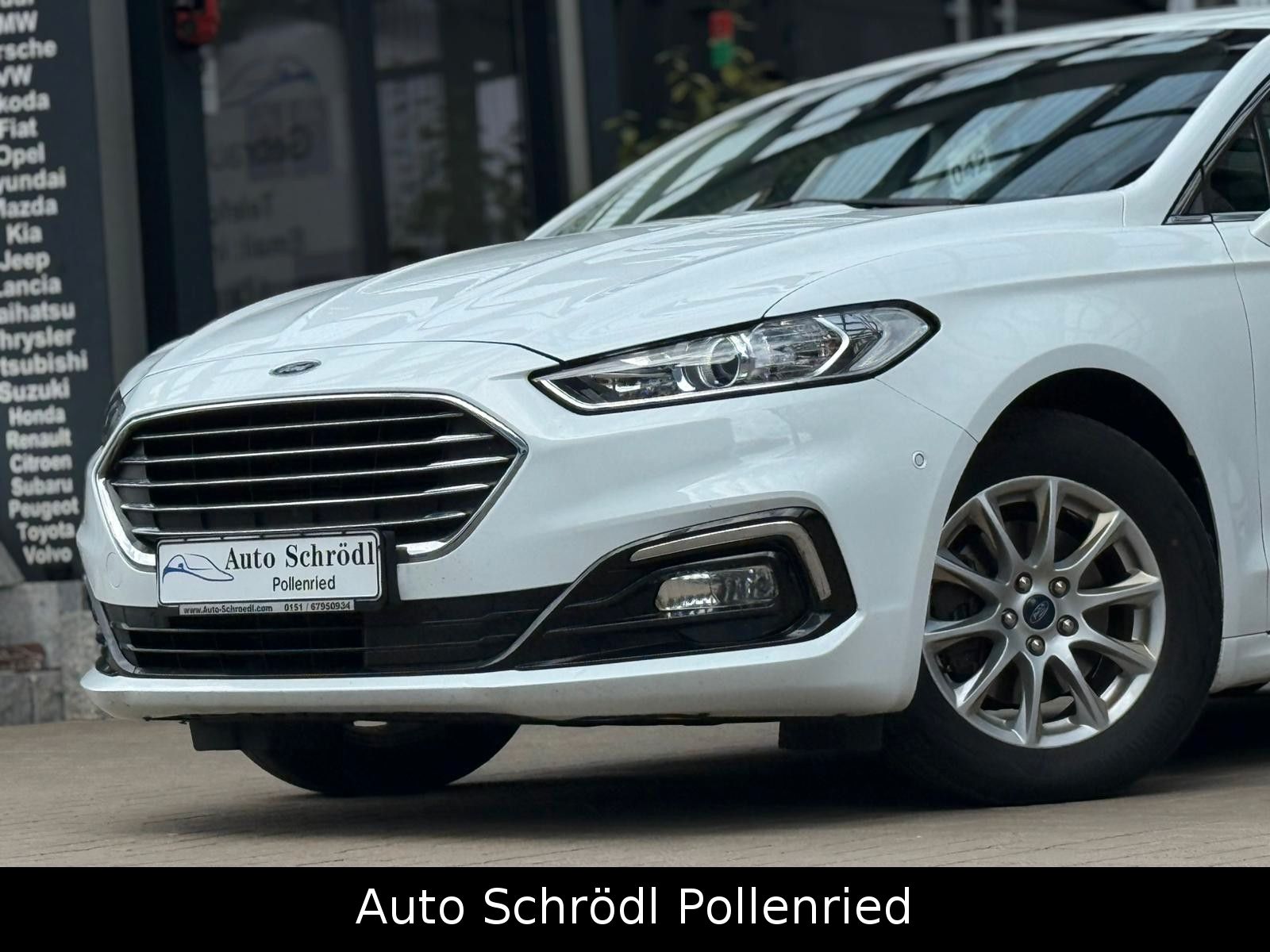 Ford Mondeo Lim. 2.0 FHEV Aut. Hybrid, Navi, KeyFree imagem 2