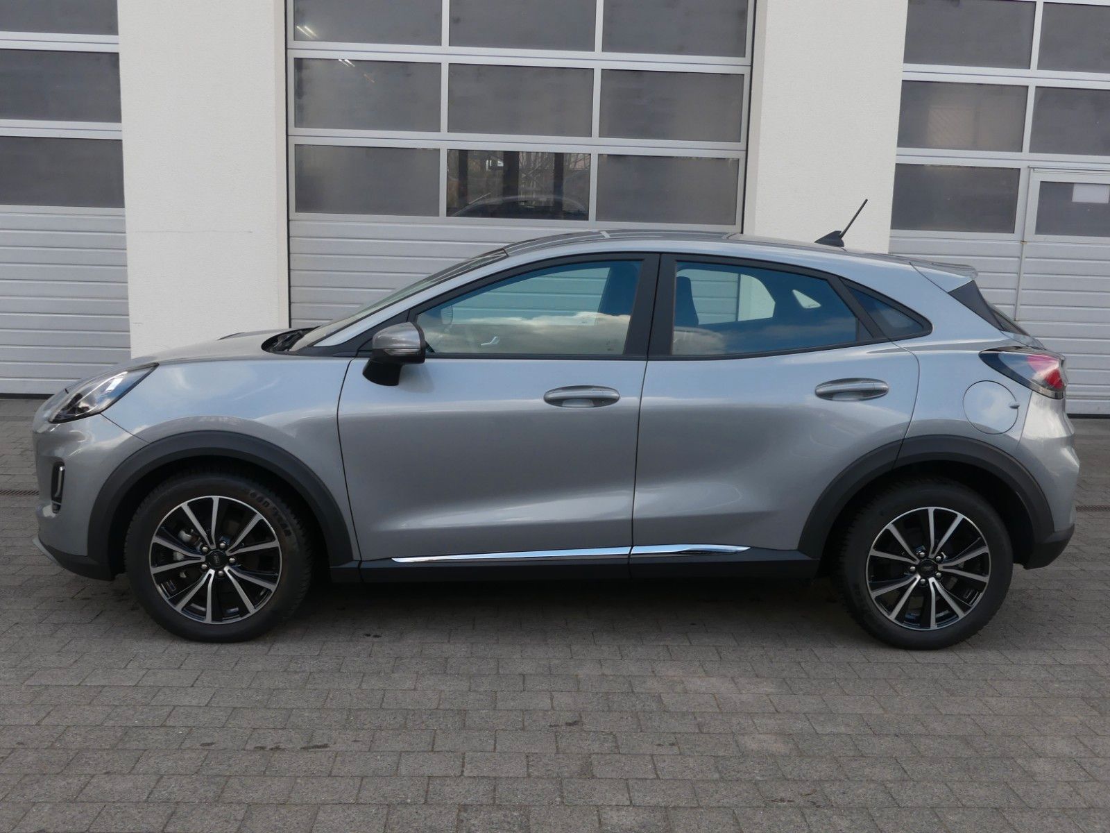 Fahrzeugabbildung Ford Puma Titanium