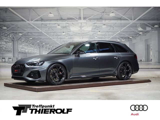 Audi RS4 Avant competition plus Schalensitze AHK Head