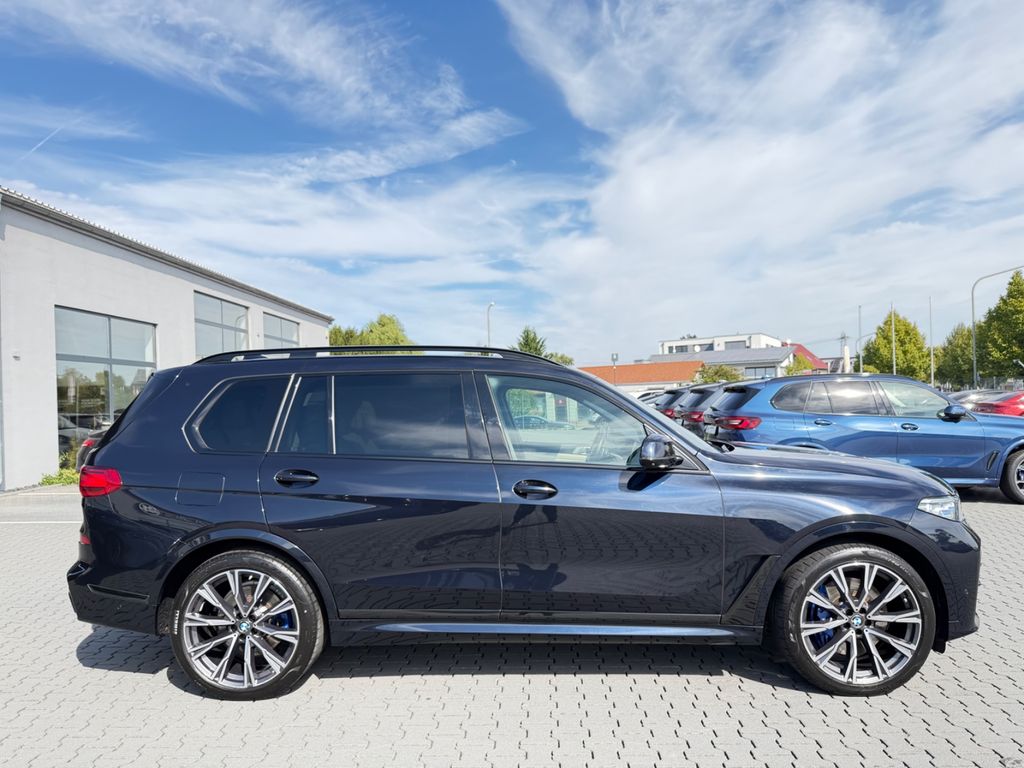 Image of BMW X7