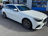 Mercedes-Benz E 450 T 4Matic AMG NAV LED AHK 360° DISTRONIC 19 - gebrauchte Mercedes-Benz E 450 aus dem Jahr 2022