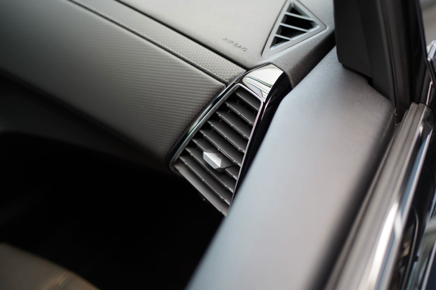 Fahrzeugabbildung DS Automobiles DS7 BlueHDi 130 EAT8 Bastille Automatik Navi
