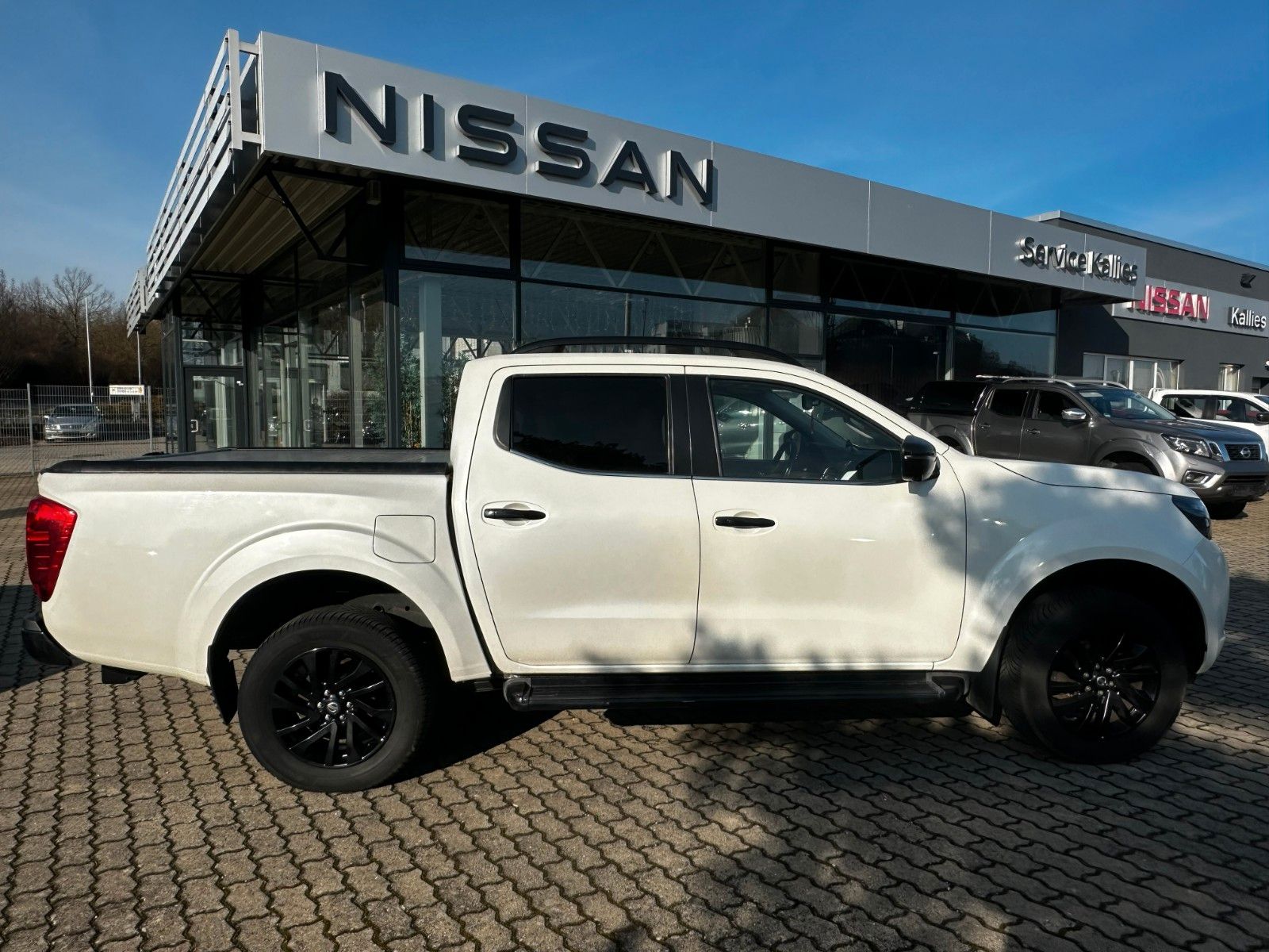 Fahrzeugabbildung Nissan Navara NP300 Tekna Double Cab 4x4 AHK