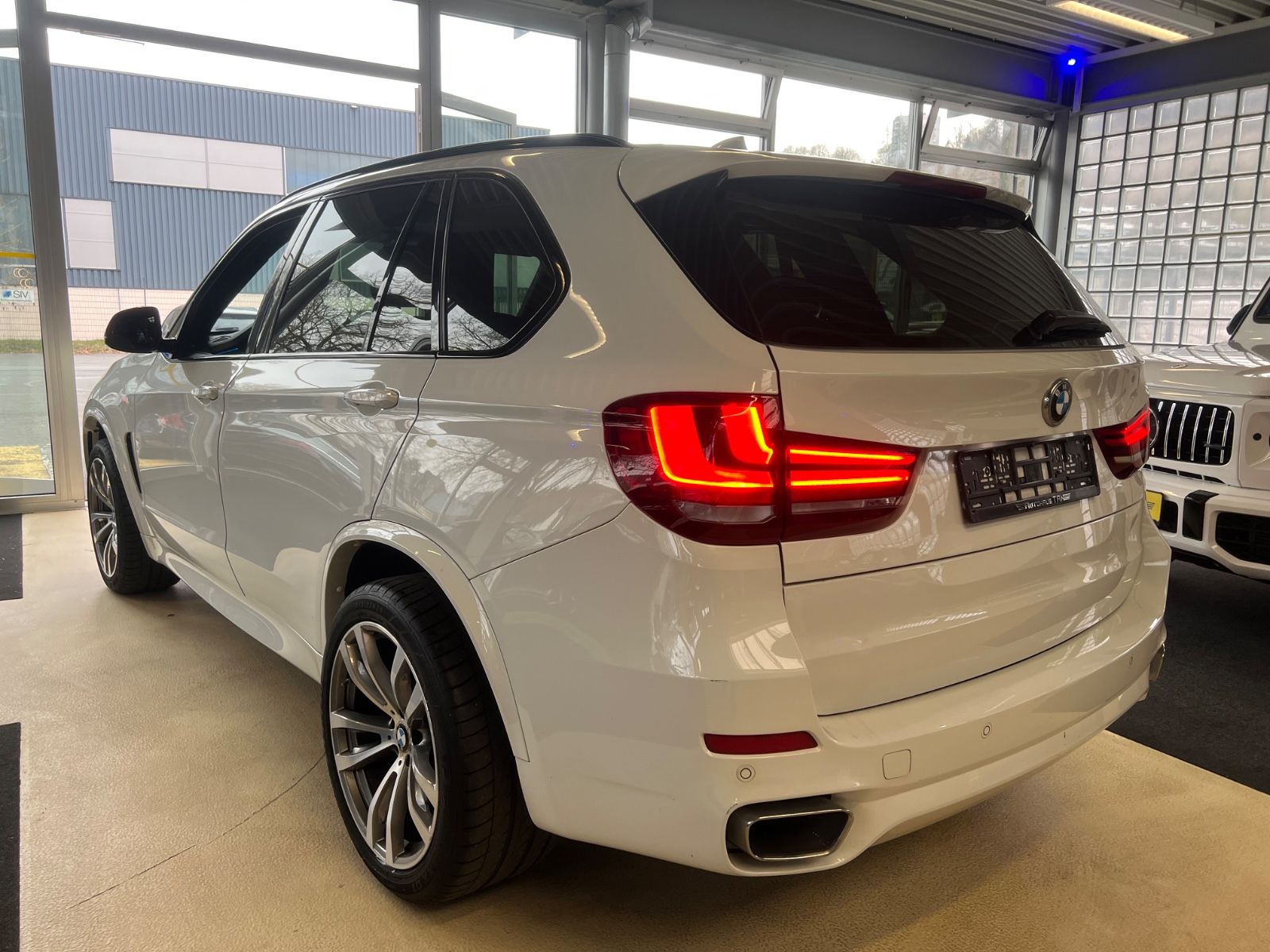 Fahrzeugabbildung BMW X5 xDrive 30 d M Sport Paket