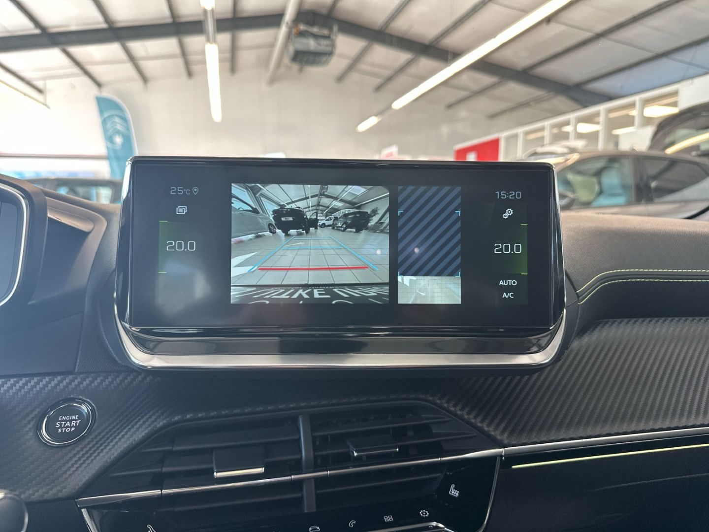 Fahrzeugabbildung Peugeot 208 GT 1.2 PureTech 130 EAT Panorama Navi ACC