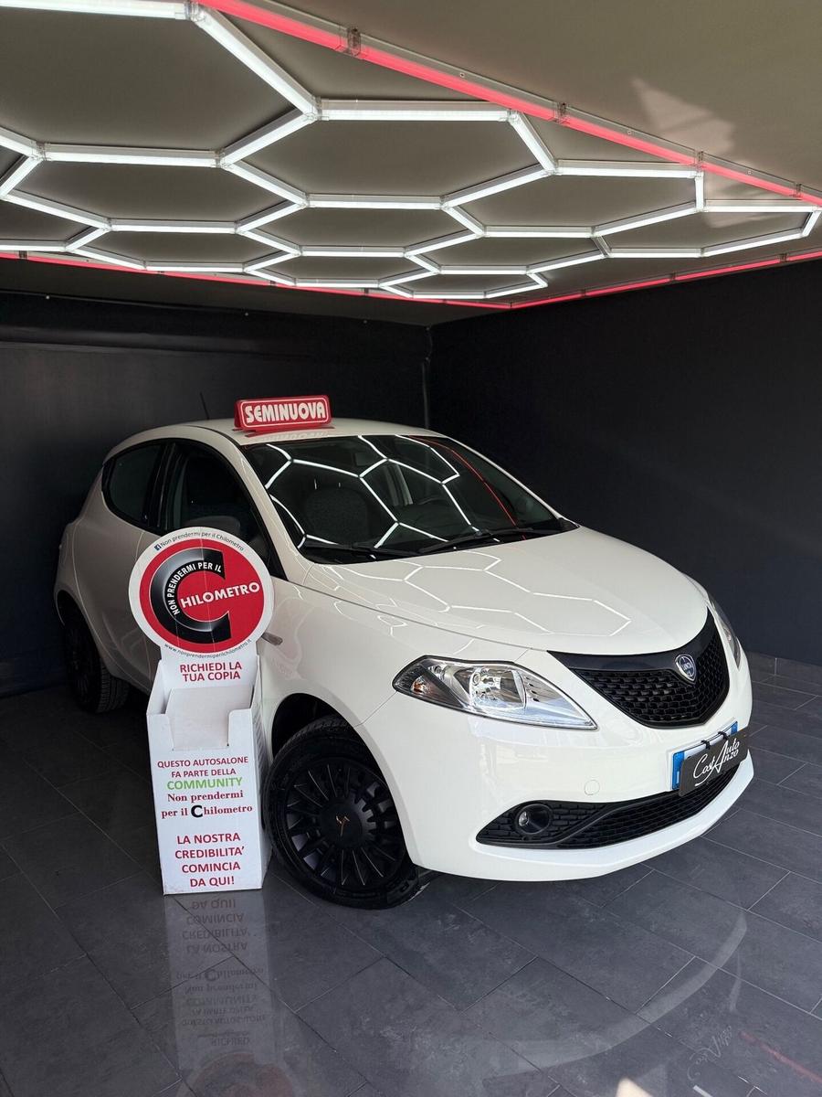 Lancia Ypsilon