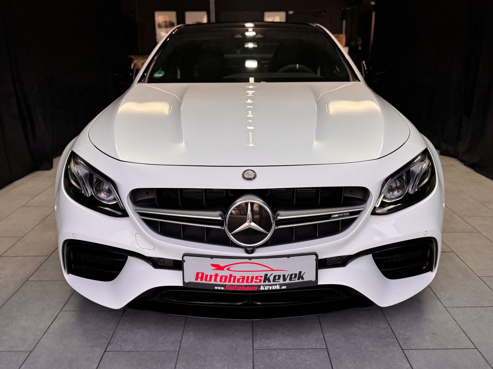 Fahrzeugabbildung Mercedes-Benz E 63 S AMG 4Matic+|AMG DRIVER|BURMESTER|TV|VOLL