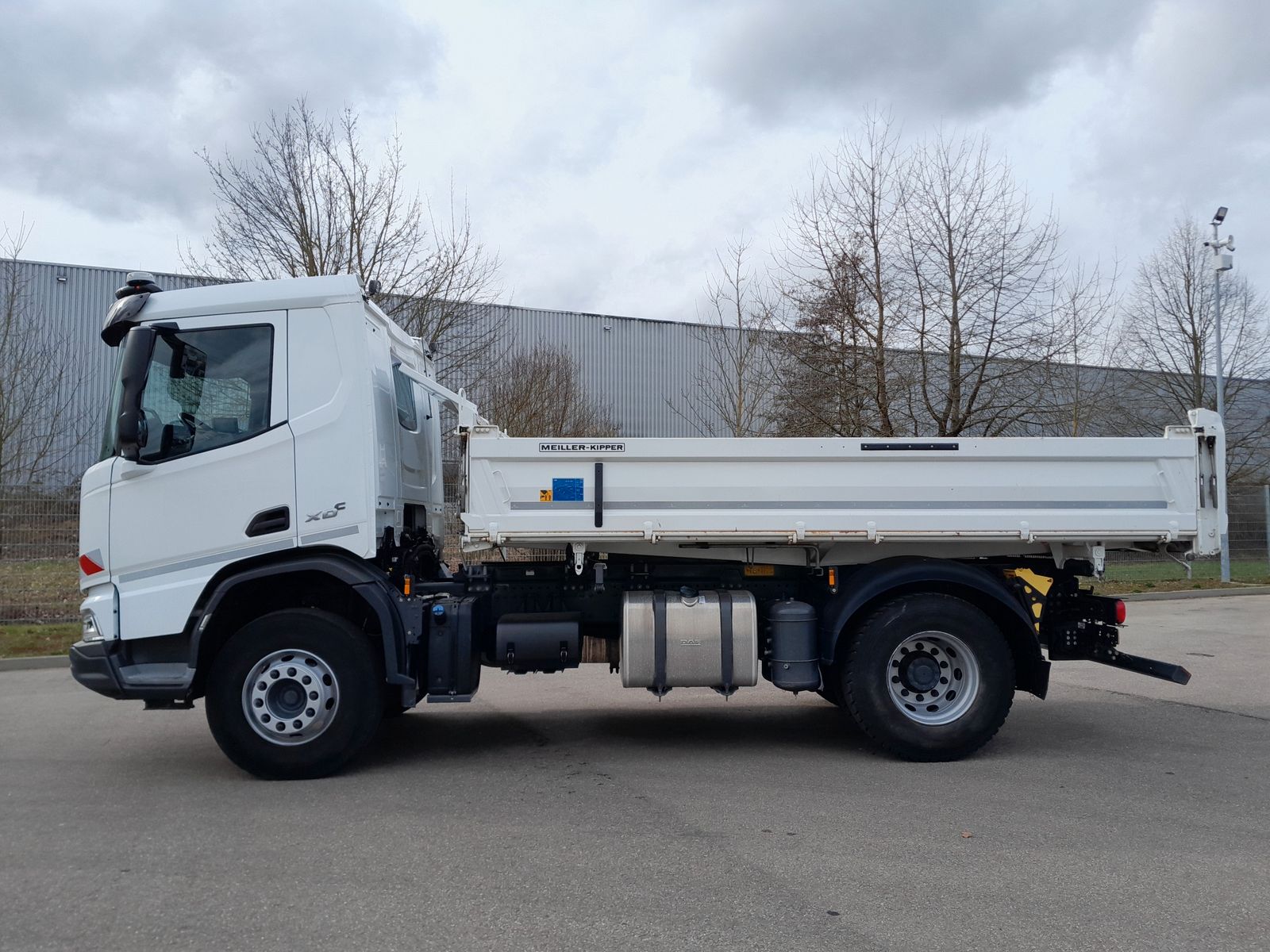 Fahrzeugabbildung DAF FA XDC 450