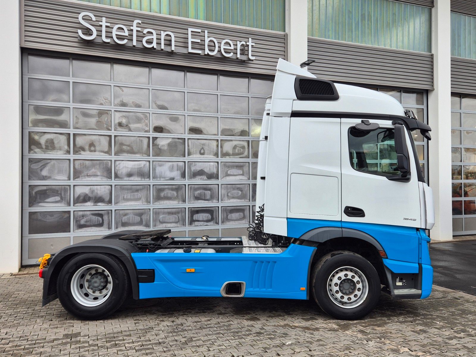 Fahrzeugabbildung Mercedes-Benz Actros 1845 LS Öl-Retarder Navi PPC 2x Bett