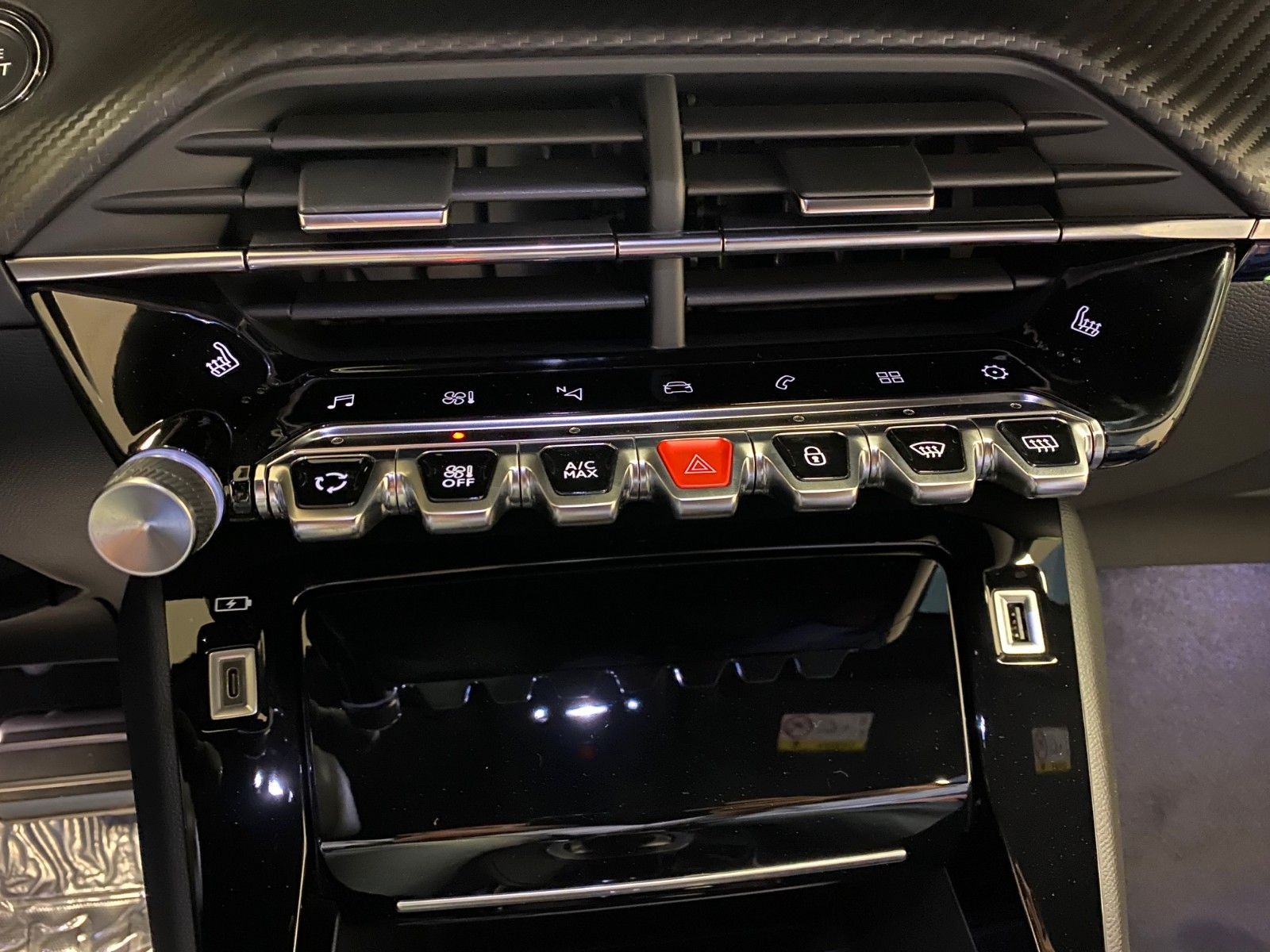 Fahrzeugabbildung Peugeot 2008 PureTech GT+NAVIGATION+LAGER+ALU+AUTOMATIK+