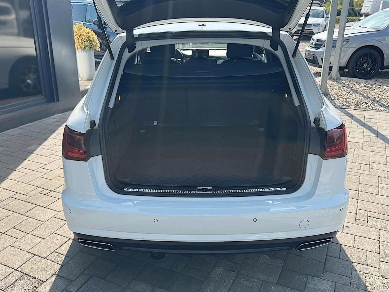 Fahrzeugabbildung Audi A6 Avant 2.0 TDI ultra Sport *LED*Navi*BOSE*