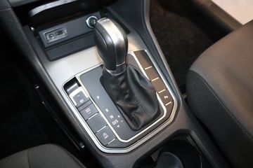 Fahrzeugabbildung Volkswagen Golf Sportsvan 1.4 TSI Comfl.-Navi-Xenon-Kamera-