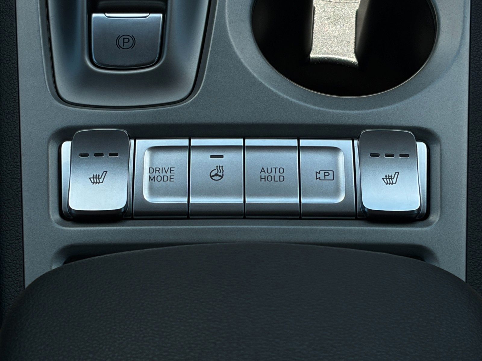 Fahrzeugabbildung Hyundai KONA E Trend 2WD CarPlay Schiebedach ACC CAM HuD