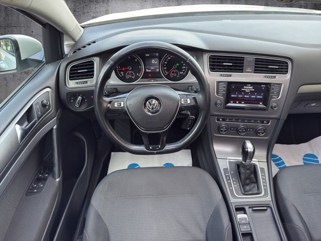 Volkswagen Golf VII Lim. 1.6 TDI DSG*PANO*XENON*PARKPILOT