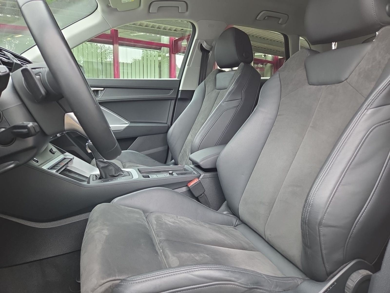 Audi Q3 S-LINE 35TFSI S-TRONIC AHK+ACC+KEYLESS+NAVI+A foto 17