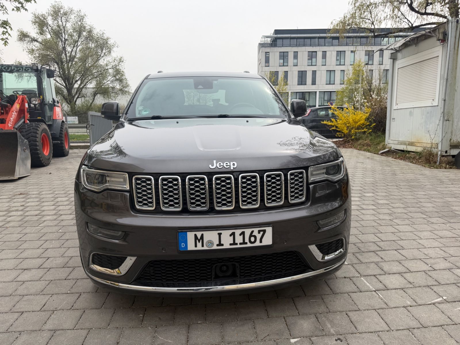 Fahrzeugabbildung Jeep Grand Cherokee 3.0l V6 MultiJet 184kW Summit