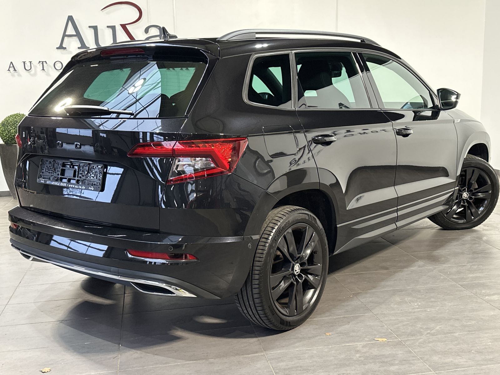 Fahrzeugabbildung SKODA Karoq 1.5 TSI DSG Sportline NAV+LED+V-COCKPIT+PP