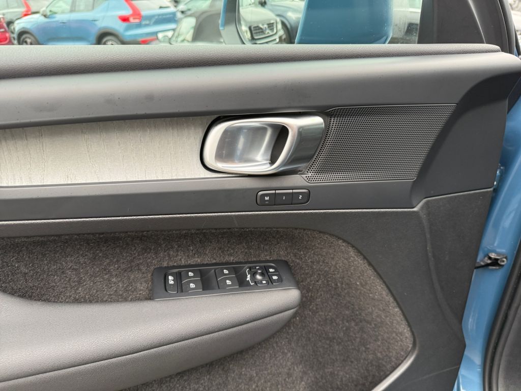 VOLVO XC40 B3 B DKG Core Winter-P. Fahrerassistenz-P. VOLVO XC40 B3 B DKG Core Winter-P. Fahrerassistenz-P.