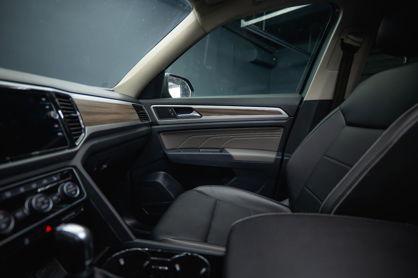 Fahrzeugabbildung Volkswagen ATLAS 3.6 4x4 SEL PREMIUM Black Line *7 Sitze*