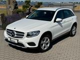 Mercedes-Benz GLC 220 d 4MATIC 2. HAND NAVI PDC ALU AHK - Mercedes-Benz GLC 220 mit Diesel-Antrieb