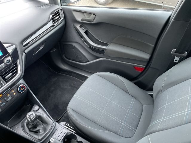 Fahrzeugabbildung Ford Fiesta 1.0 EcoBoost Cool & Connect DAB, Tempomat