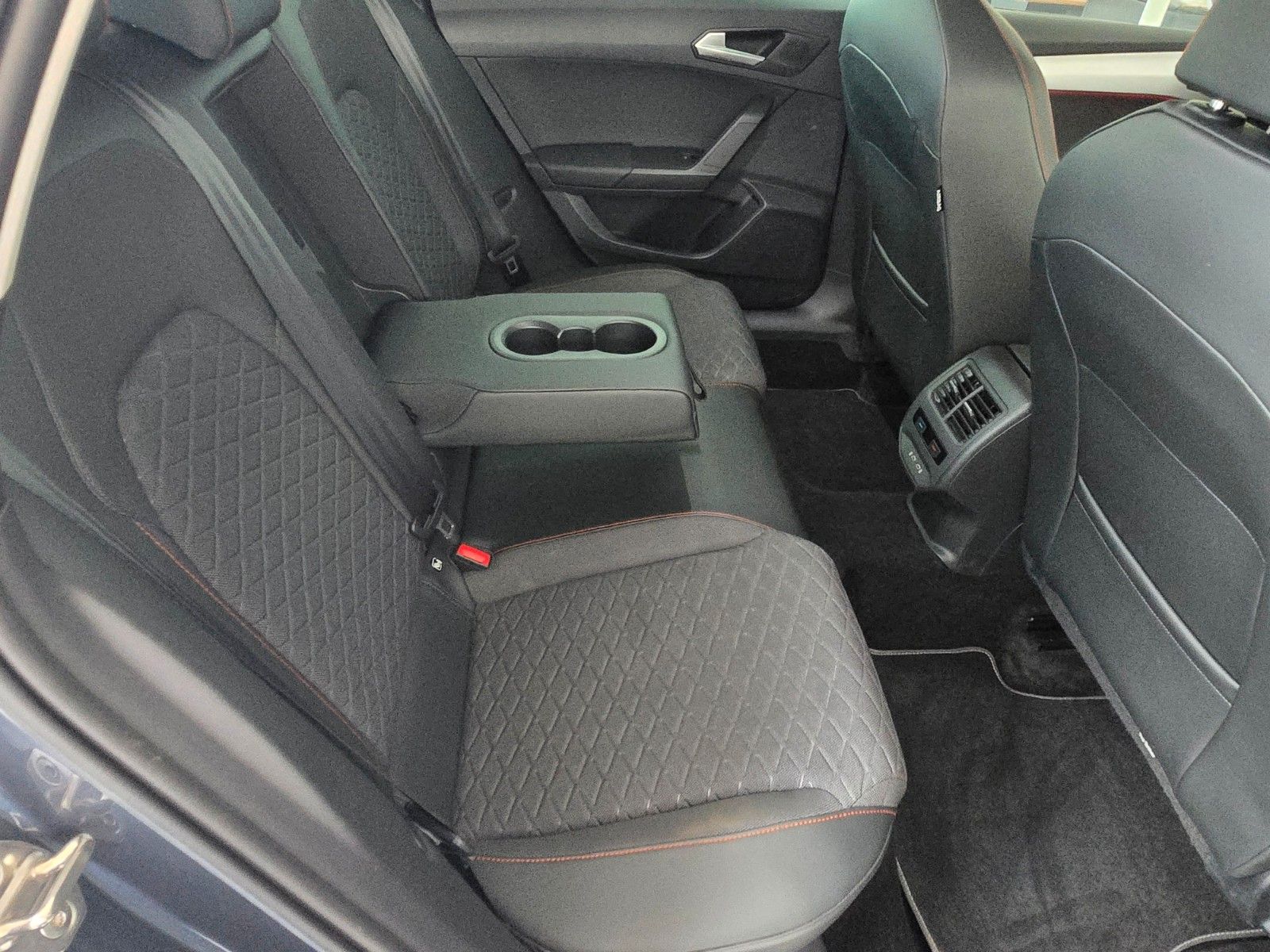 Fahrzeugabbildung SEAT Leon Sportstourer FR
