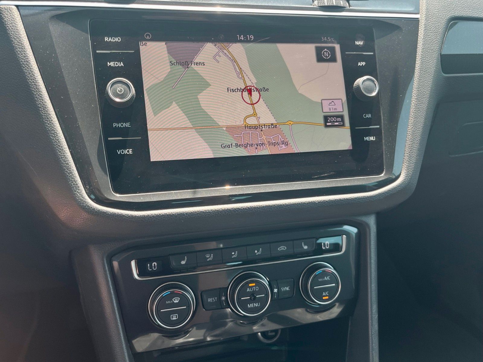 Fahrzeugabbildung Volkswagen Tiguan 2.0 TDI HIGHLINE Navi AHK LED ACC Alcanta