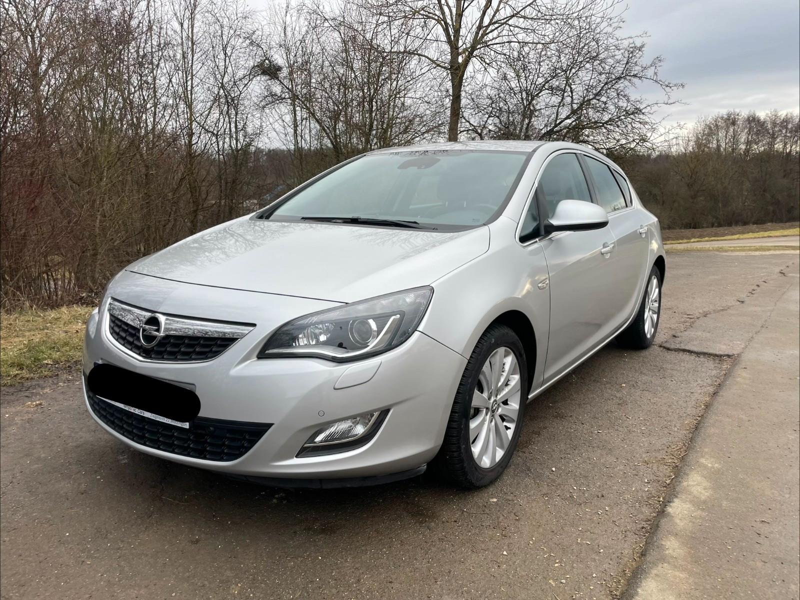 Opel Astra J Lim. 5-trg. Innovation