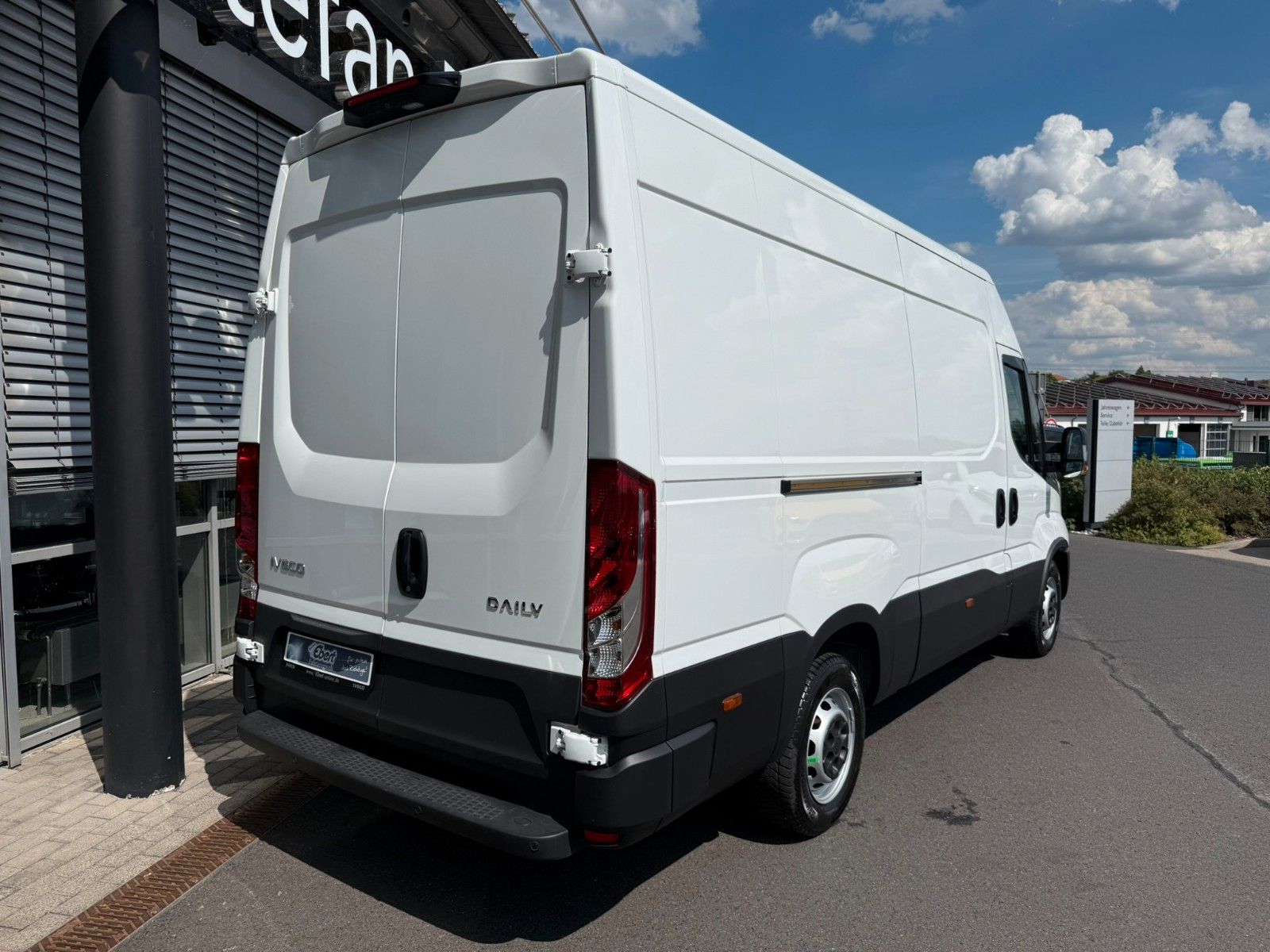 Fahrzeugabbildung Iveco Daily 35S16A8 V Kastenwagen *R 3520 mm*
