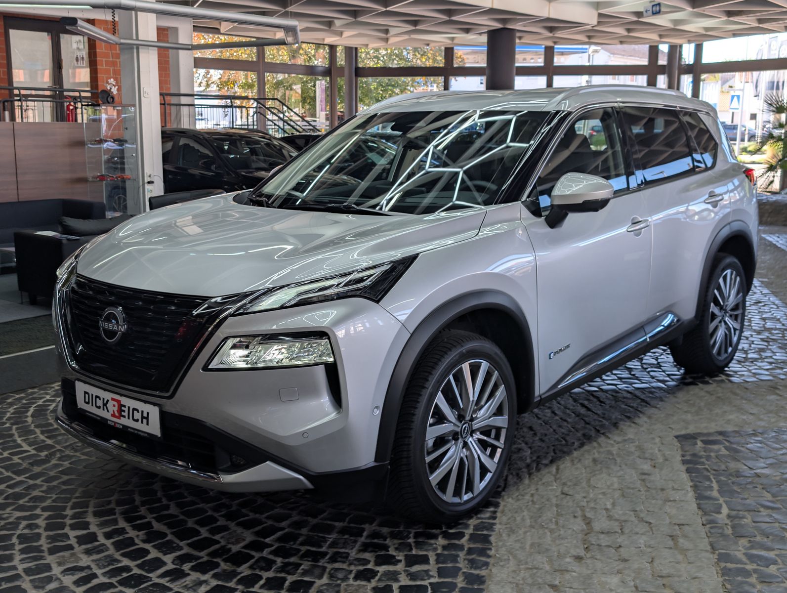 Fahrzeugabbildung Nissan X-Trail 1.5 e-Power e-4 Tekna Bose HUD LED+ 20"