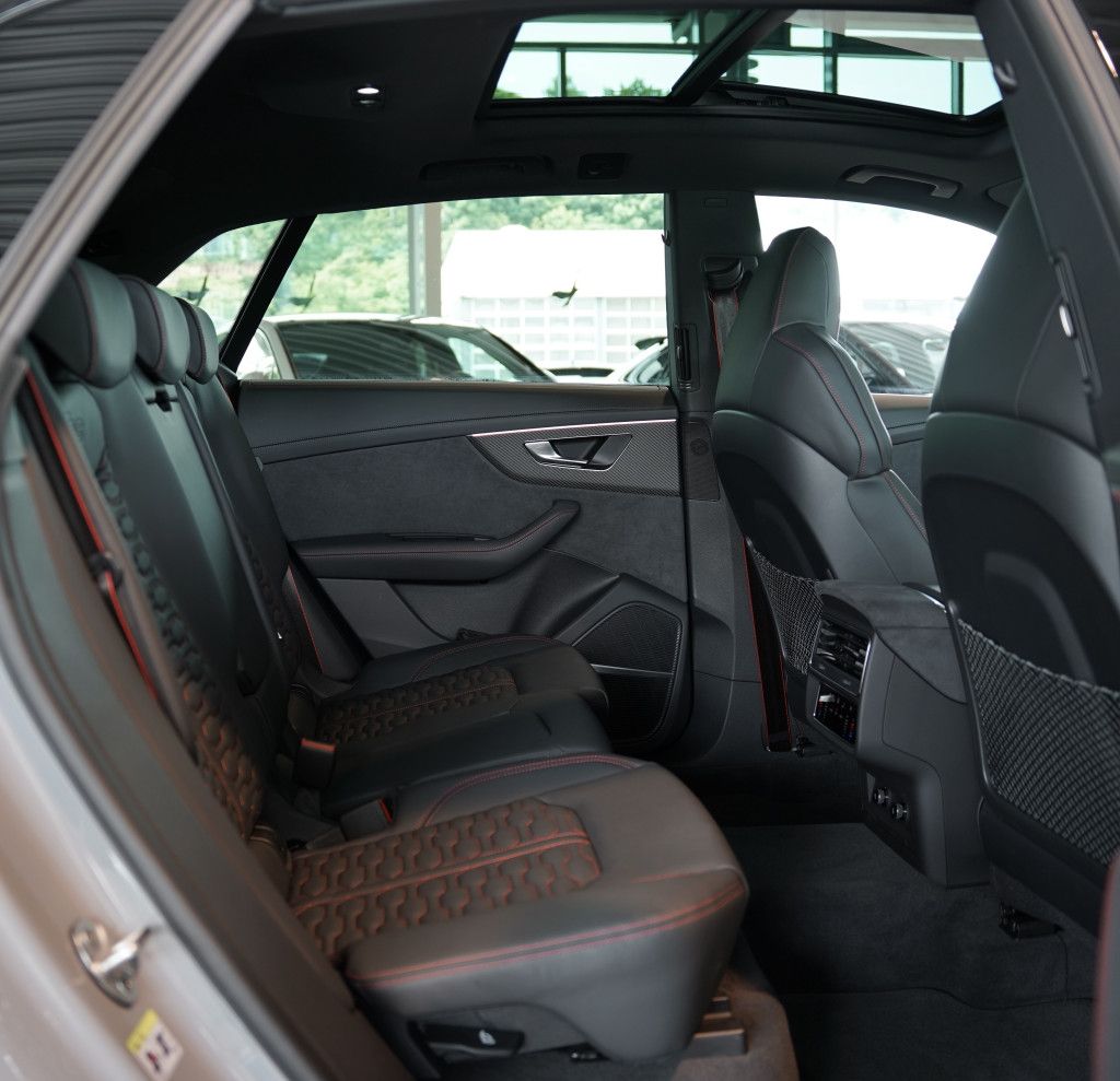 Audi Rsq8