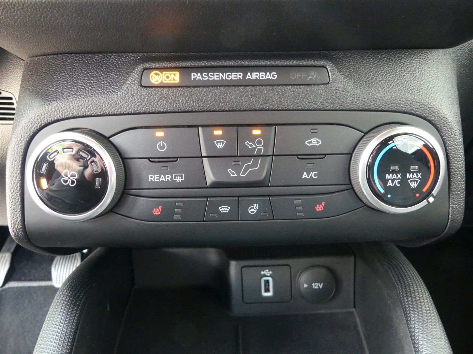 Fahrzeugabbildung Ford Focus Turnier Active*ACC*RFK*