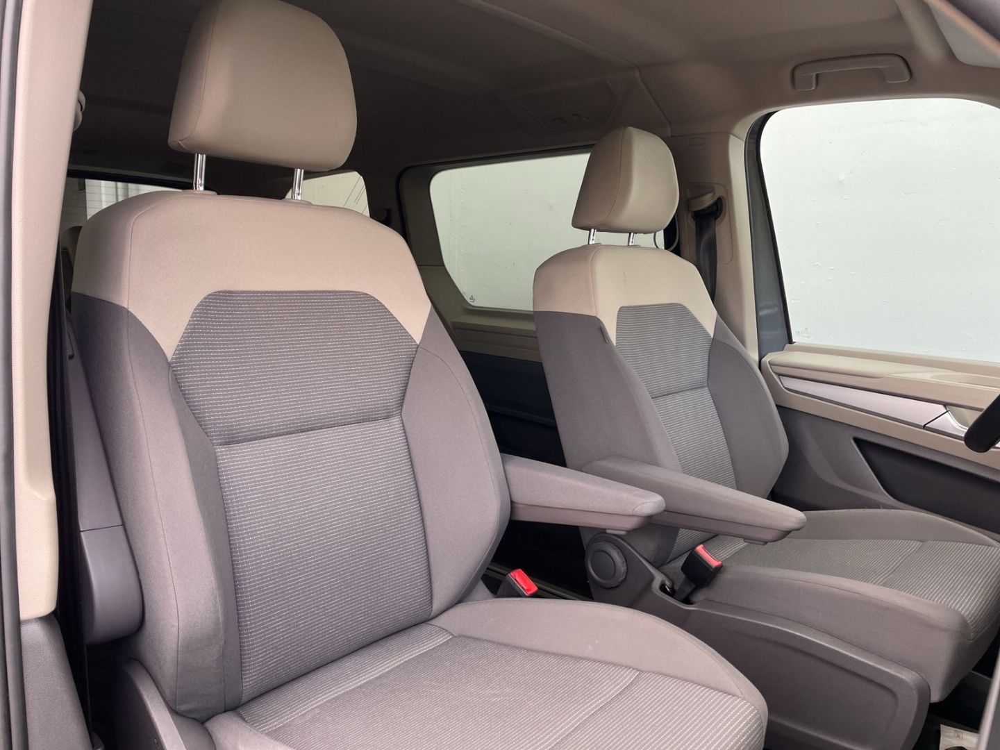 T7 Multivan 1.4 TSI eHybrid AHK/Kamera/LED/App-C