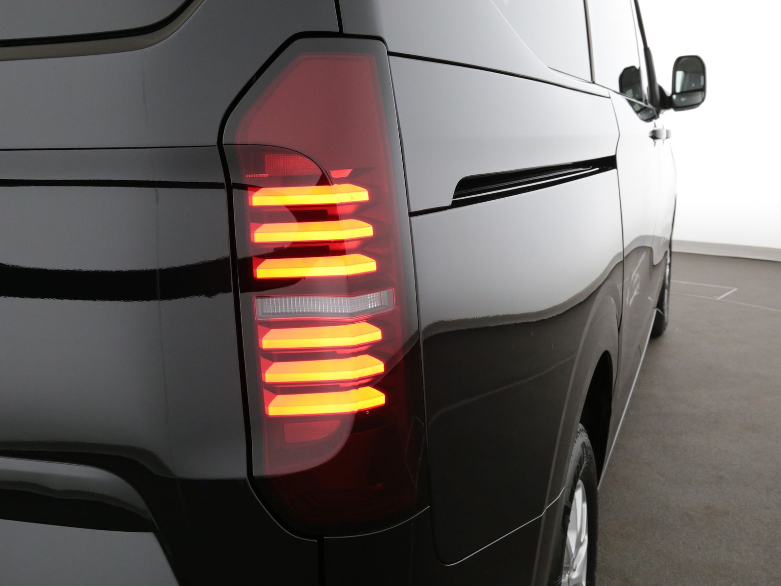 Volkswagen T7 Caravelle - Bild 23