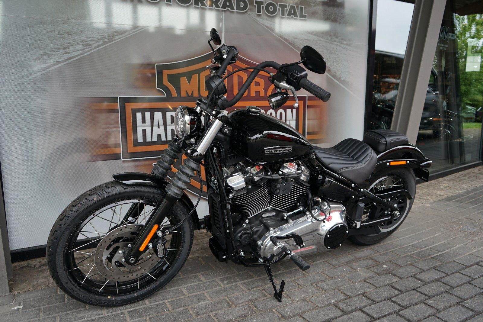Fahrzeugabbildung Harley-Davidson Street Bob 117 Speichen 2025 Sofort Verfügbar