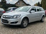 Opel Astra 1.8 Xenon Scheckheft AHK PDC Klima - Opel Astra aus 2008: Kombi