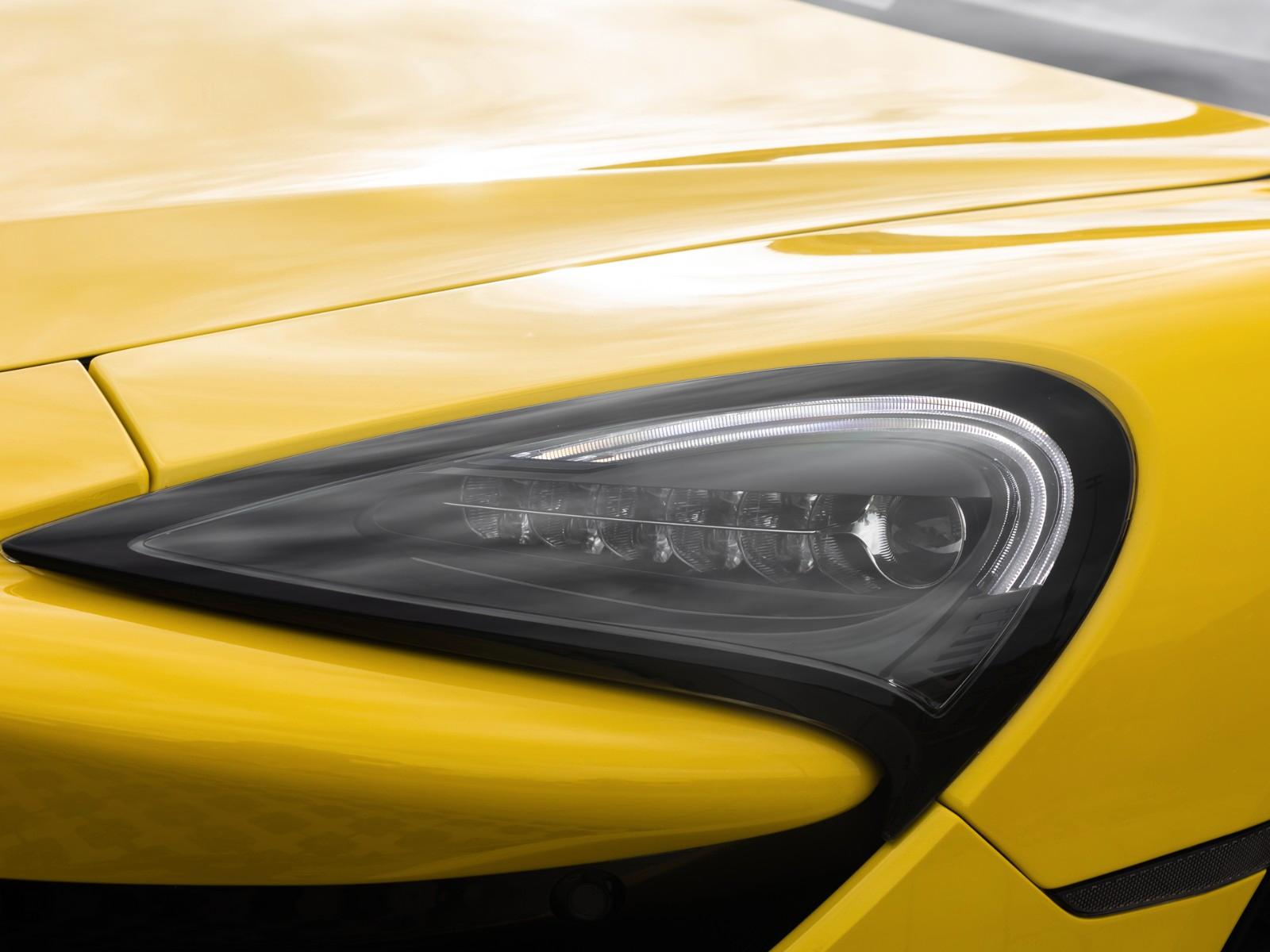 McLaren 600LT Coupé I Sicilian Yellow | MSO Roof Scoop