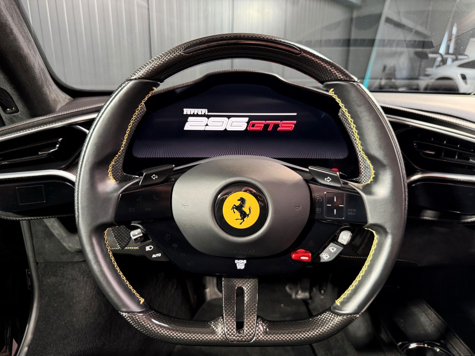 Fahrzeugabbildung Ferrari 296 GTS + Nero Extracampione + Racing Seats