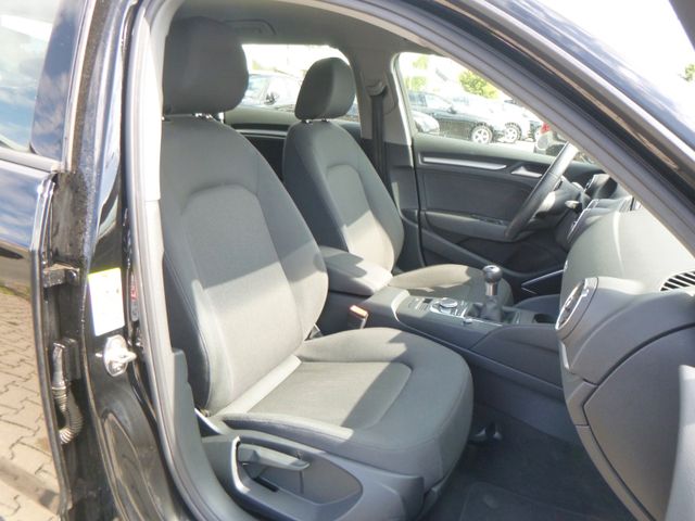 Fahrzeugabbildung Audi A3 Sportback 30 TFSI >NAVI/LED/Sitzheiz/PDC<