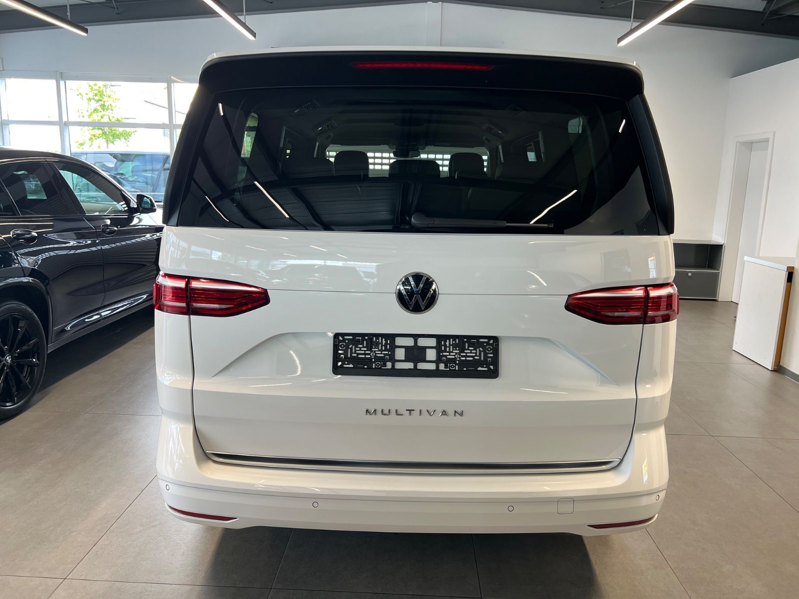 Volkswagen T7 Multivan Style Lang 5 J. VW Garantie imagem 2
