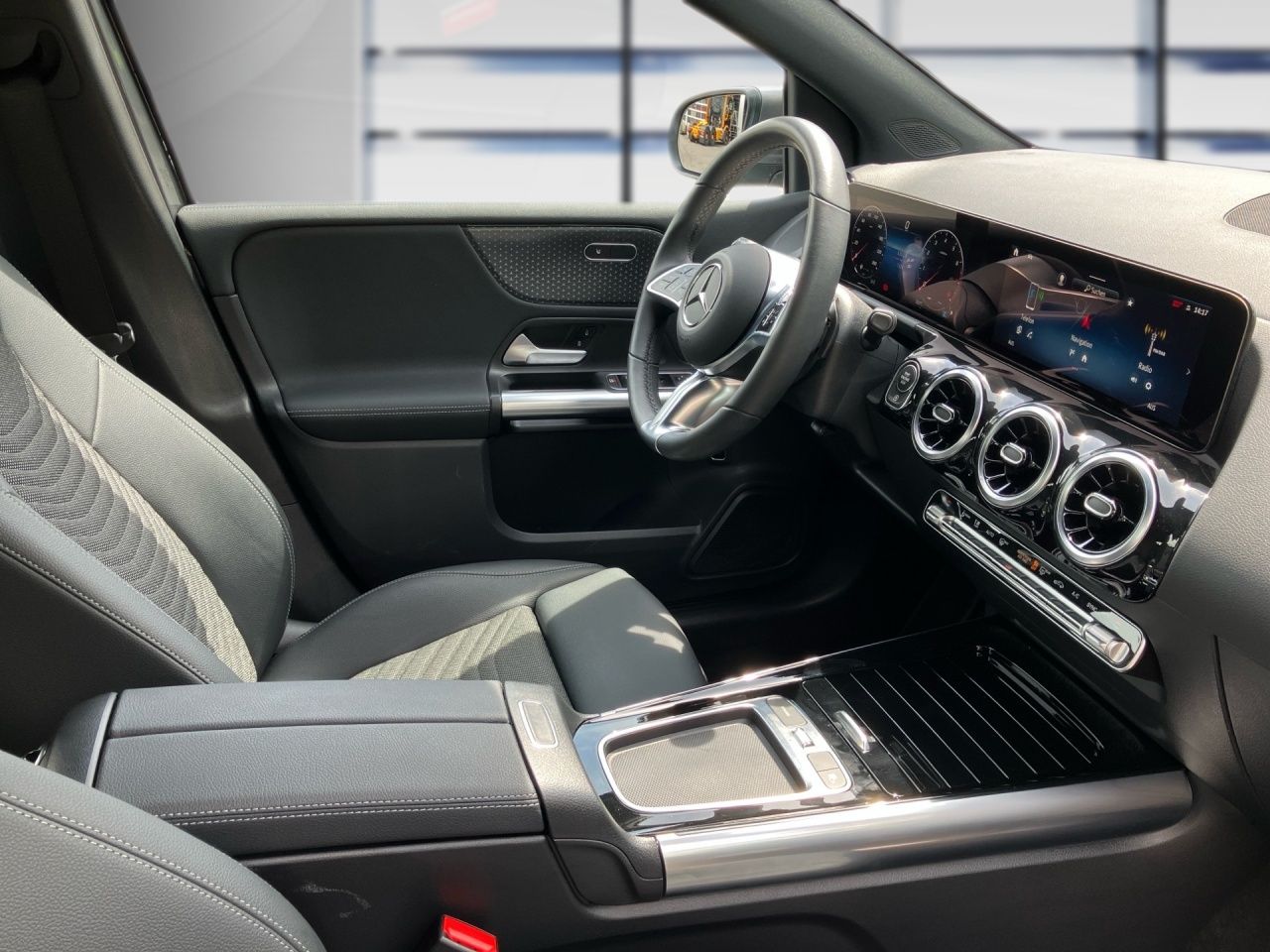 Fahrzeugabbildung Mercedes-Benz B 200 PROGRESSIVE+AHK+LENKRADHEIZ+KLIMAAUTOM+LED